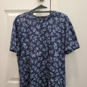 T-shirt patterned fully leaves